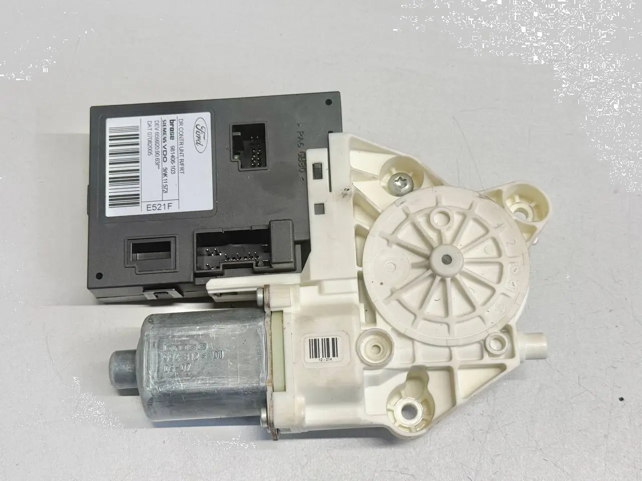 Fensterhebermotor rechts vorne FORD Focus MK2 DA3 2005 1.6 Kombi 981406103