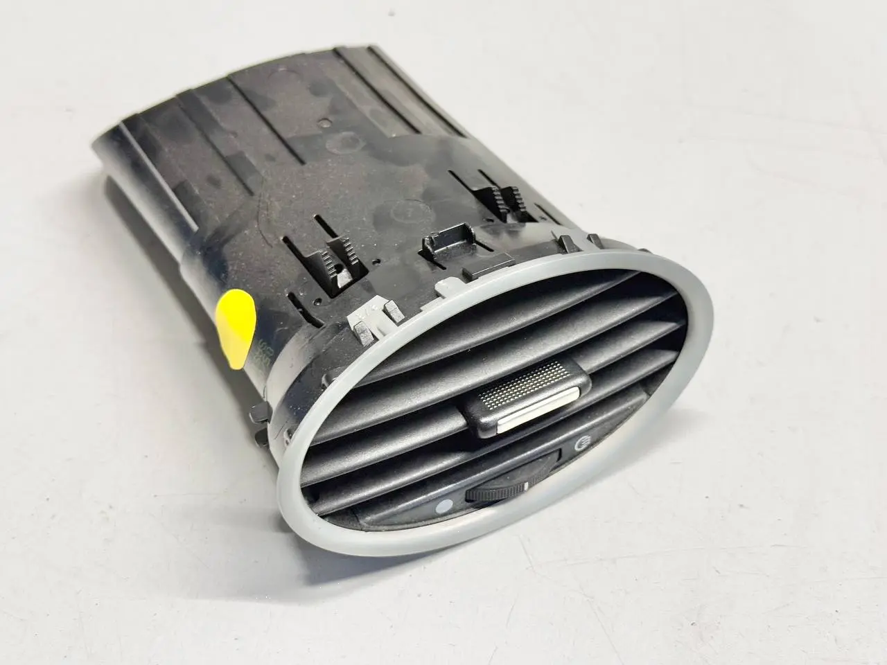 Luftdüse Focus MK2 DA3 2005 1.6 FORD Focus MK2 DA3 2005 1.6 Kombi 4M51A014L21AD