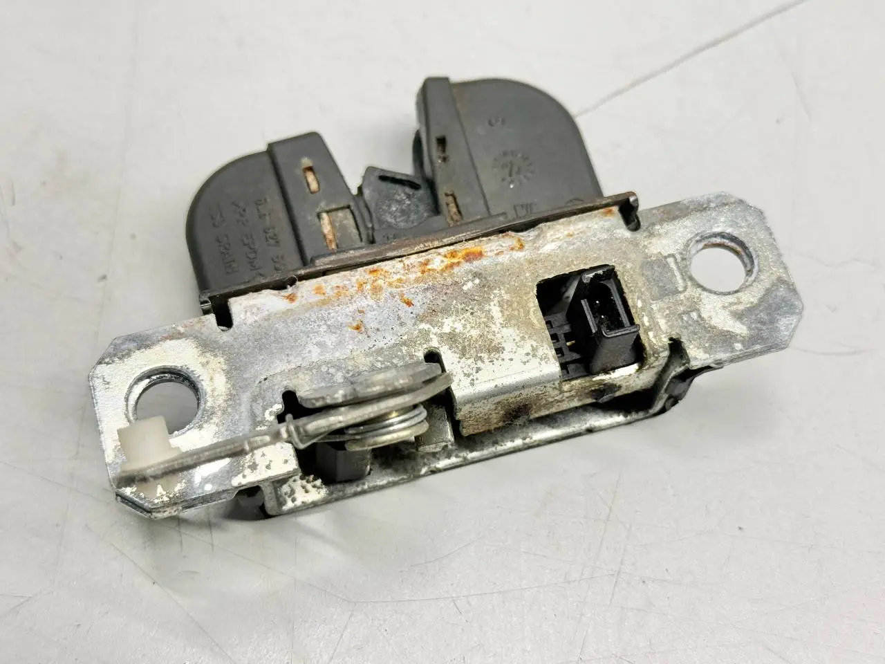 Heckklappenschloss Schloss für Ibiza 6L 1.4 Seat Ibiza 6L 1.4 2003 6L6827505A