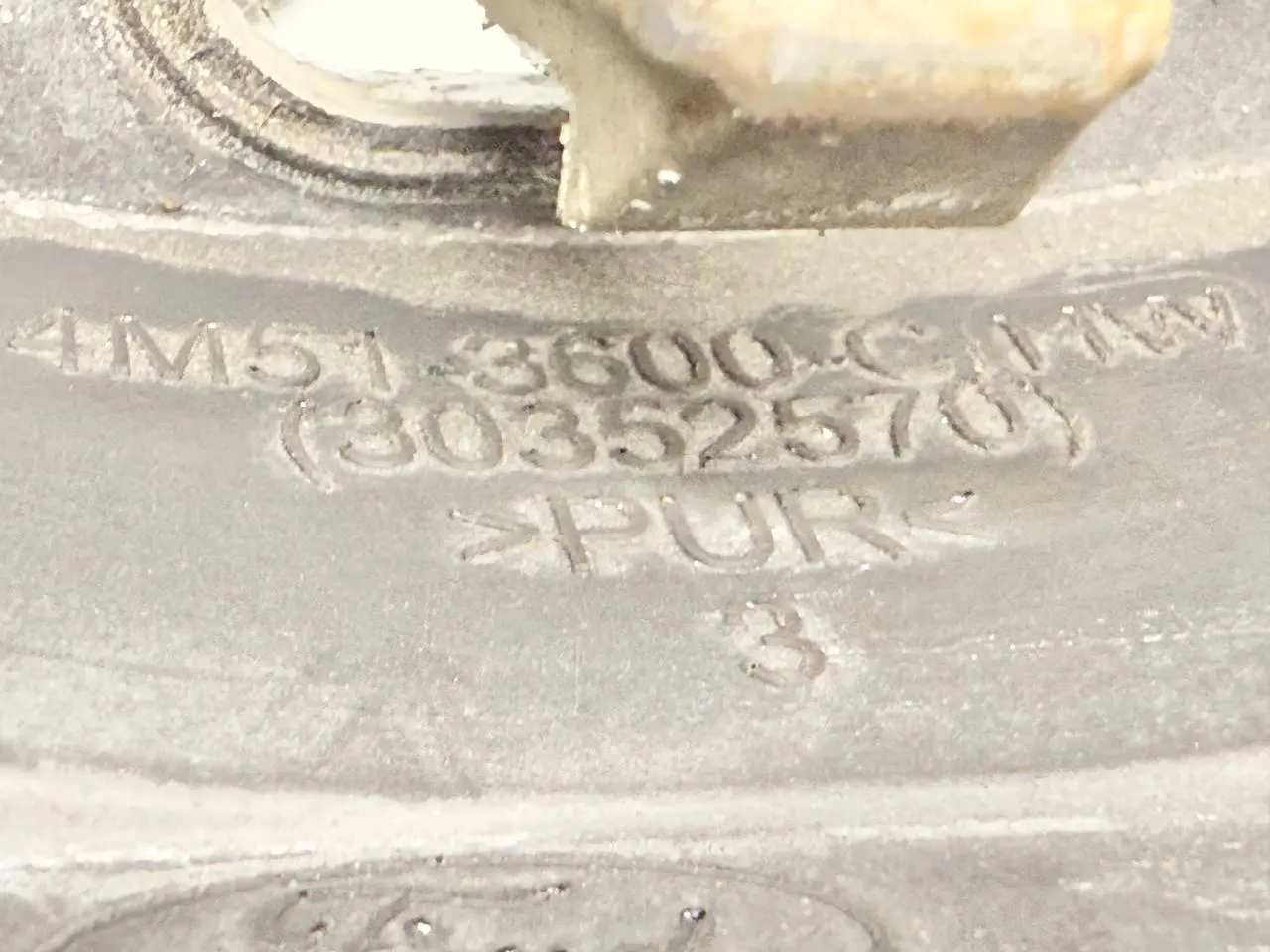 Lenkrad Multifunktionslenkrad Steuerungsknopf FORD Focus MK2 DA3 4M513600C