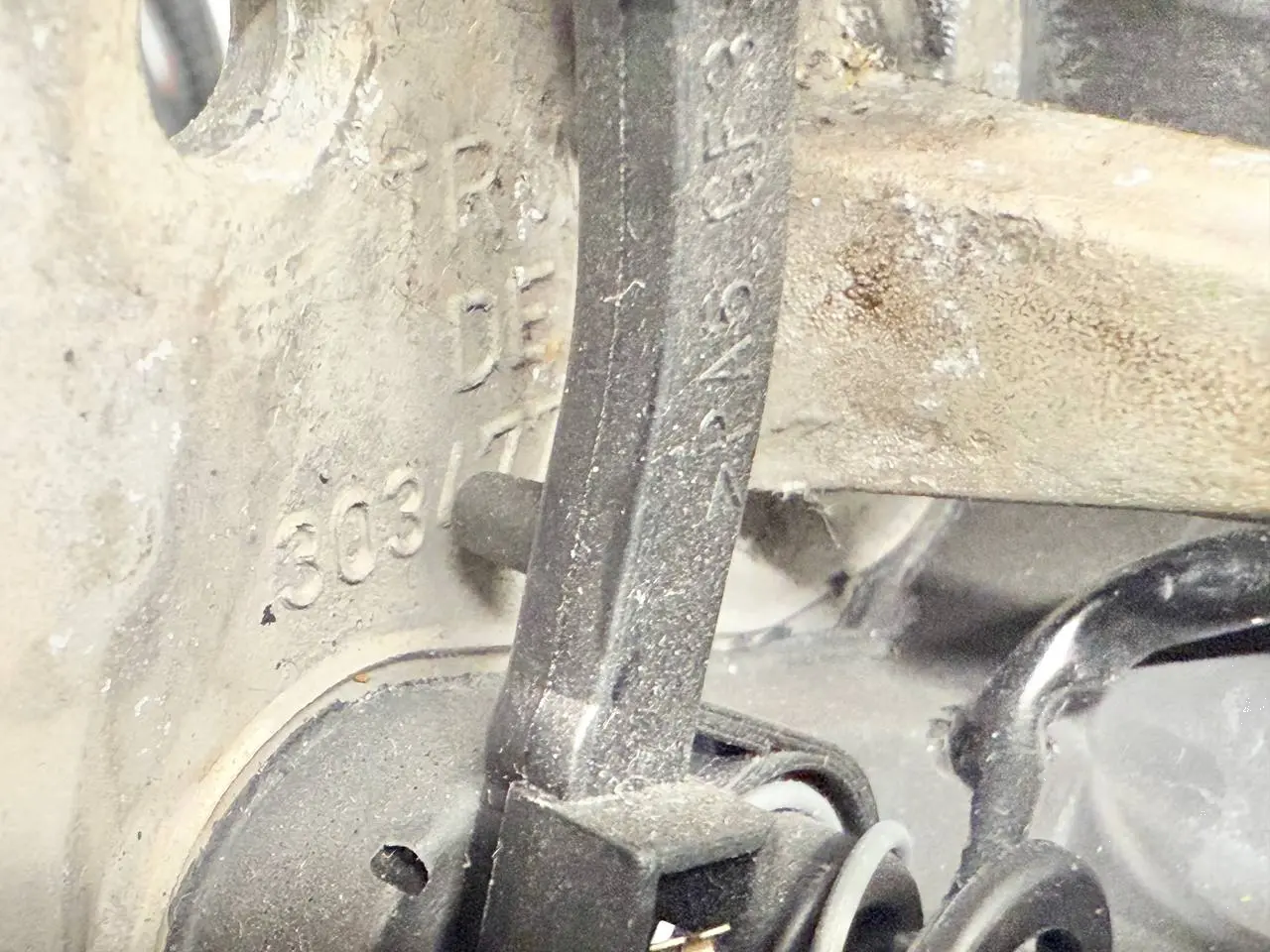 Lenkrad Multifunktionslenkrad Steuerungsknopf FORD Focus MK2 DA3 4M513600C