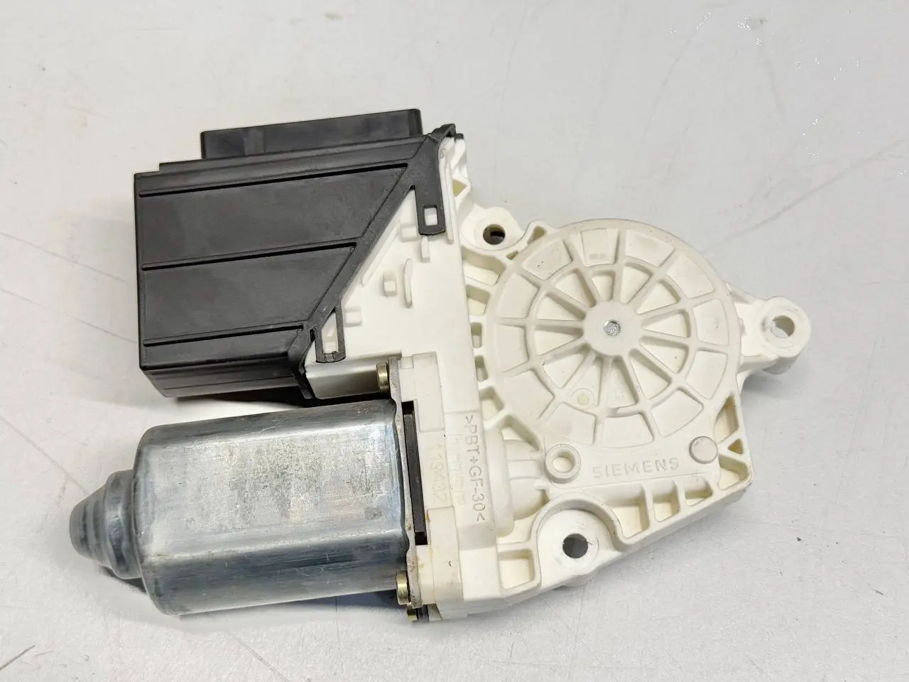 Türsteuergerät Fensterhebermotor Steuermodul Seat Ibiza 6L 1.4 2003 104383101