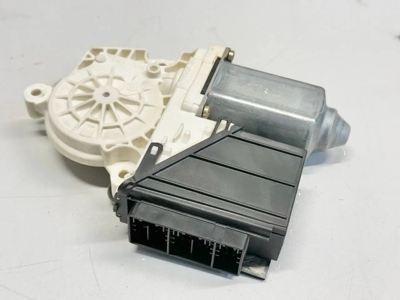 Türsteuergerät Fensterhebermotor Steuermodul Seat Ibiza 6L 1.4 2003 104383101