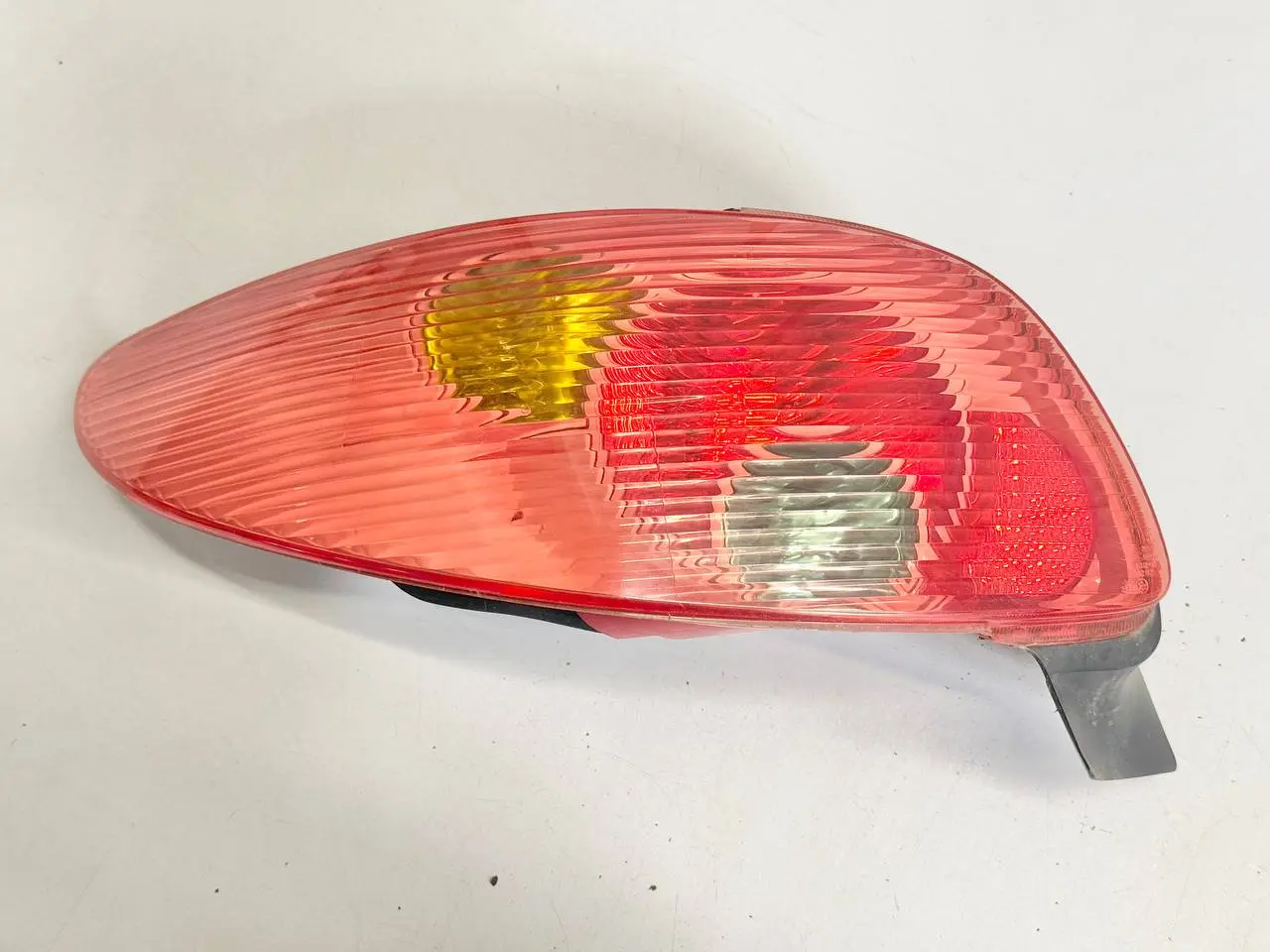 Heckleuchte Rückleuchte Links Peugeot 206 1.4L 2004 6351S0