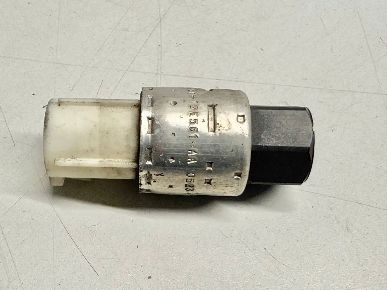Drucksensor Klimaleitung C-Max FORD Focus MK2 DA3 2005 1.6 Kombi 95BW19E561AA