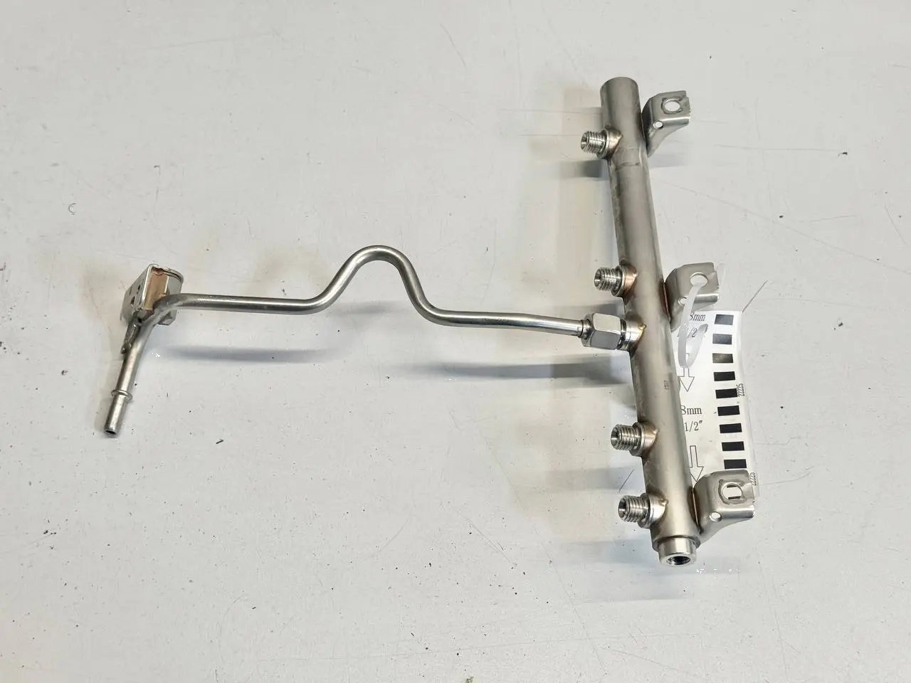Hochdruckrail Einspritzleiste BMW 116i E81 E87 2009 13537562474