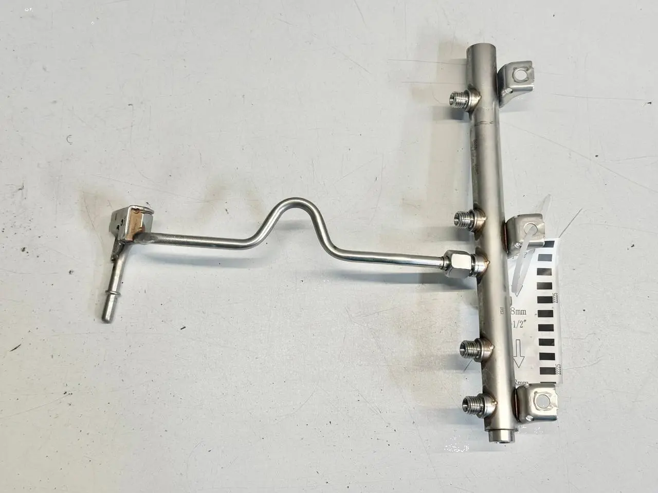Hochdruckrail Einspritzleiste BMW 116i E81 E87 2009 13537562474