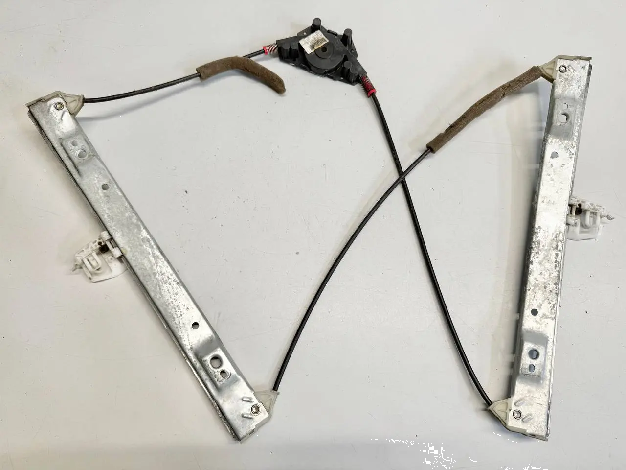 Fensterheber vorne links + elektrische FORD Fiesta 1.4L 2008 2951B23201BP