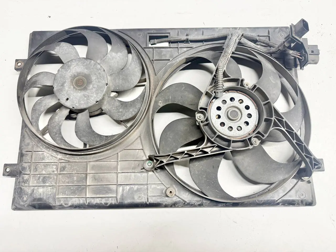 Lüfter Kühlerlüfter Motorlüfter Polo 9N1 1,2L VW Polo 9N1 1,2L 2002 600121207F