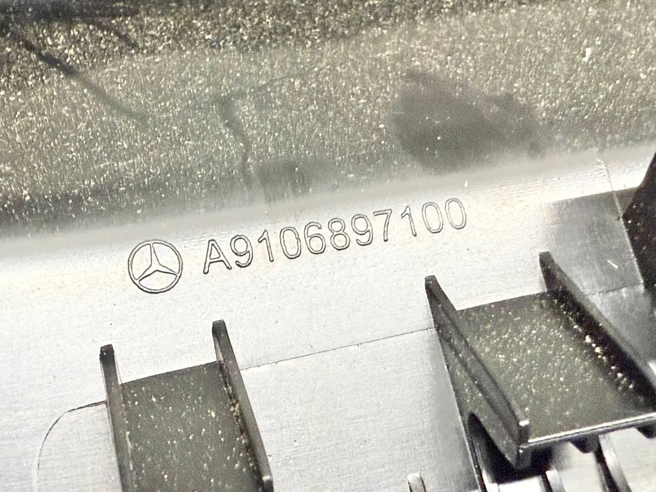 Lüftungseinfassung Mercedes Benz W907 Sprinter 311 CDI 2023 A9106897100