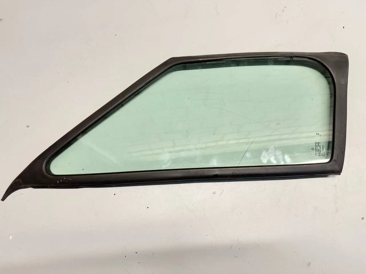 Dreiecksscheibe vorne Mercedes Benz W907 Sprinter 311 CDI 2023 A9106710300