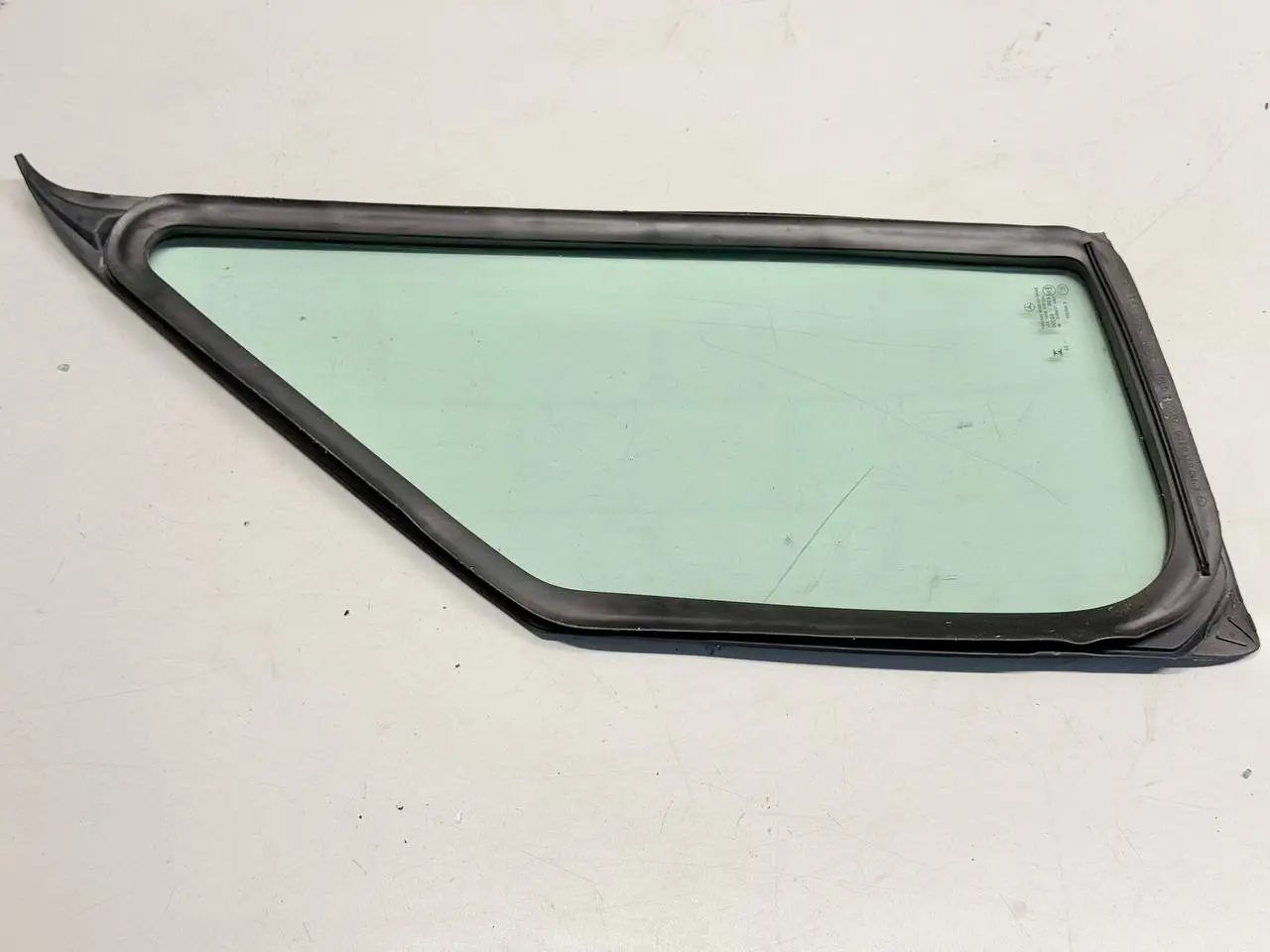 Dreiecksscheibe vorne Mercedes Benz W907 Sprinter 311 CDI 2023 A9106710300