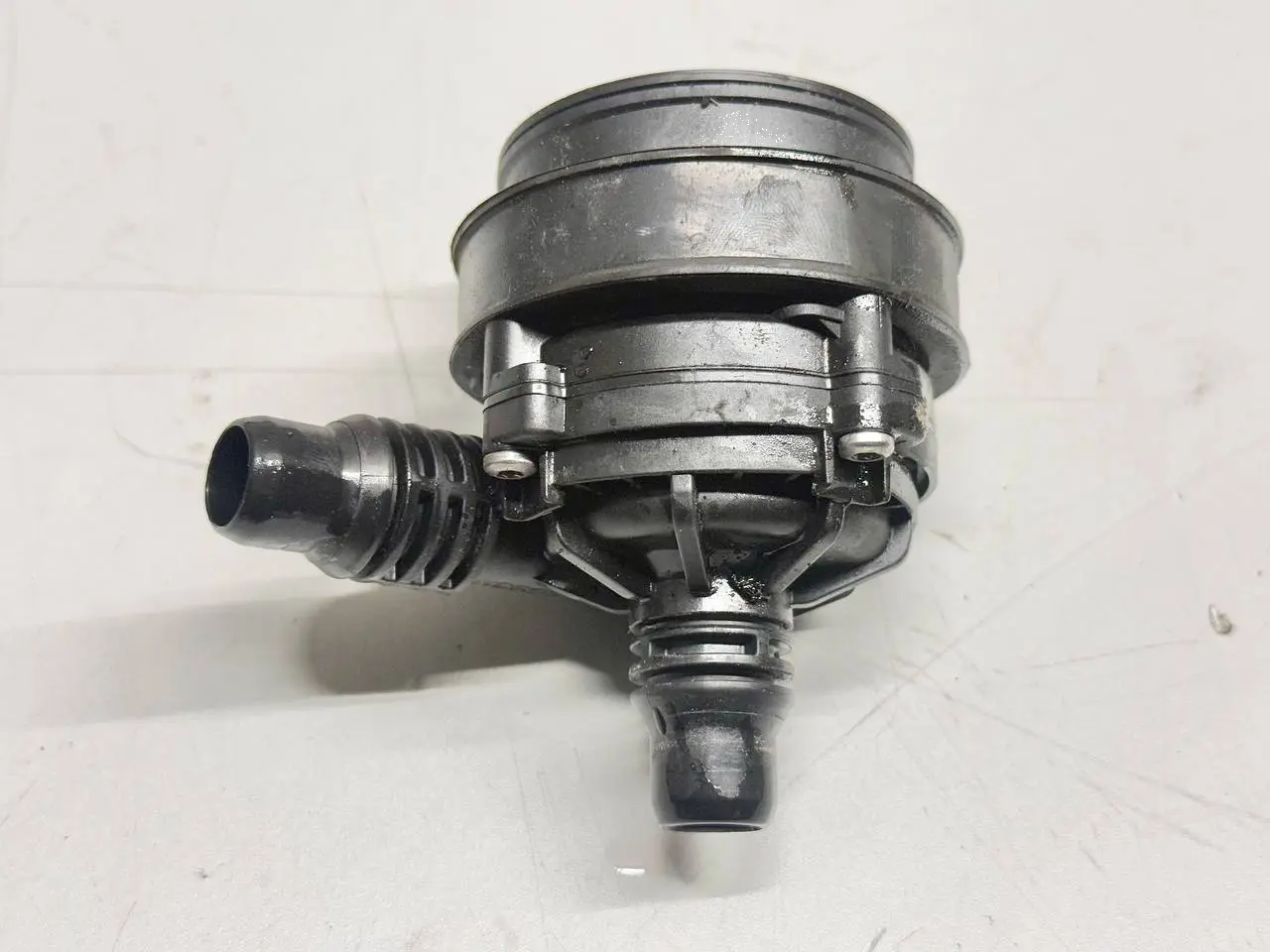 Zusatzwasserpumpe Benz Mercedes Benz W907 Sprinter 311 CDI 2023 A0005006300