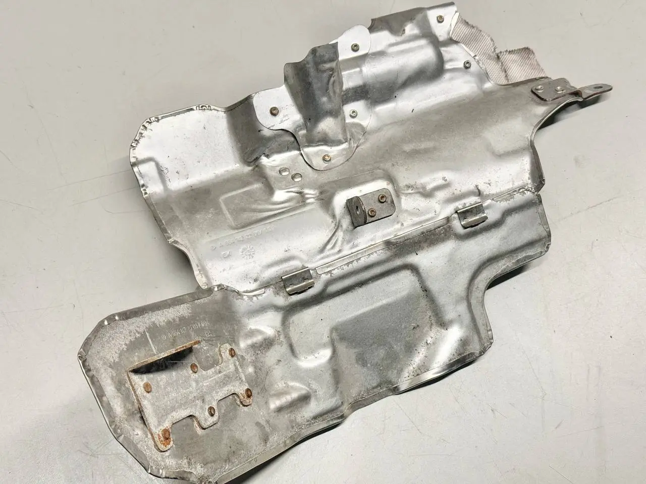 Hitzeschild Wärmeplatte Mercedes Benz W907 Sprinter 311 CDI 2023 A6541422200