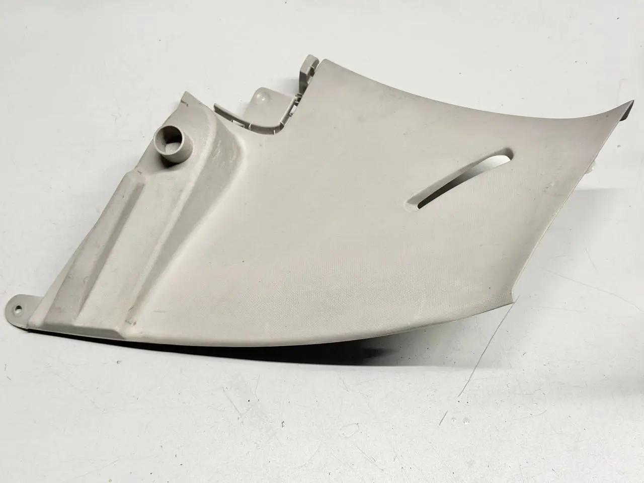 Verkleidung Säule hinten rechts, Zierleiste Peugeot 107 1.0L 2008 624710H030