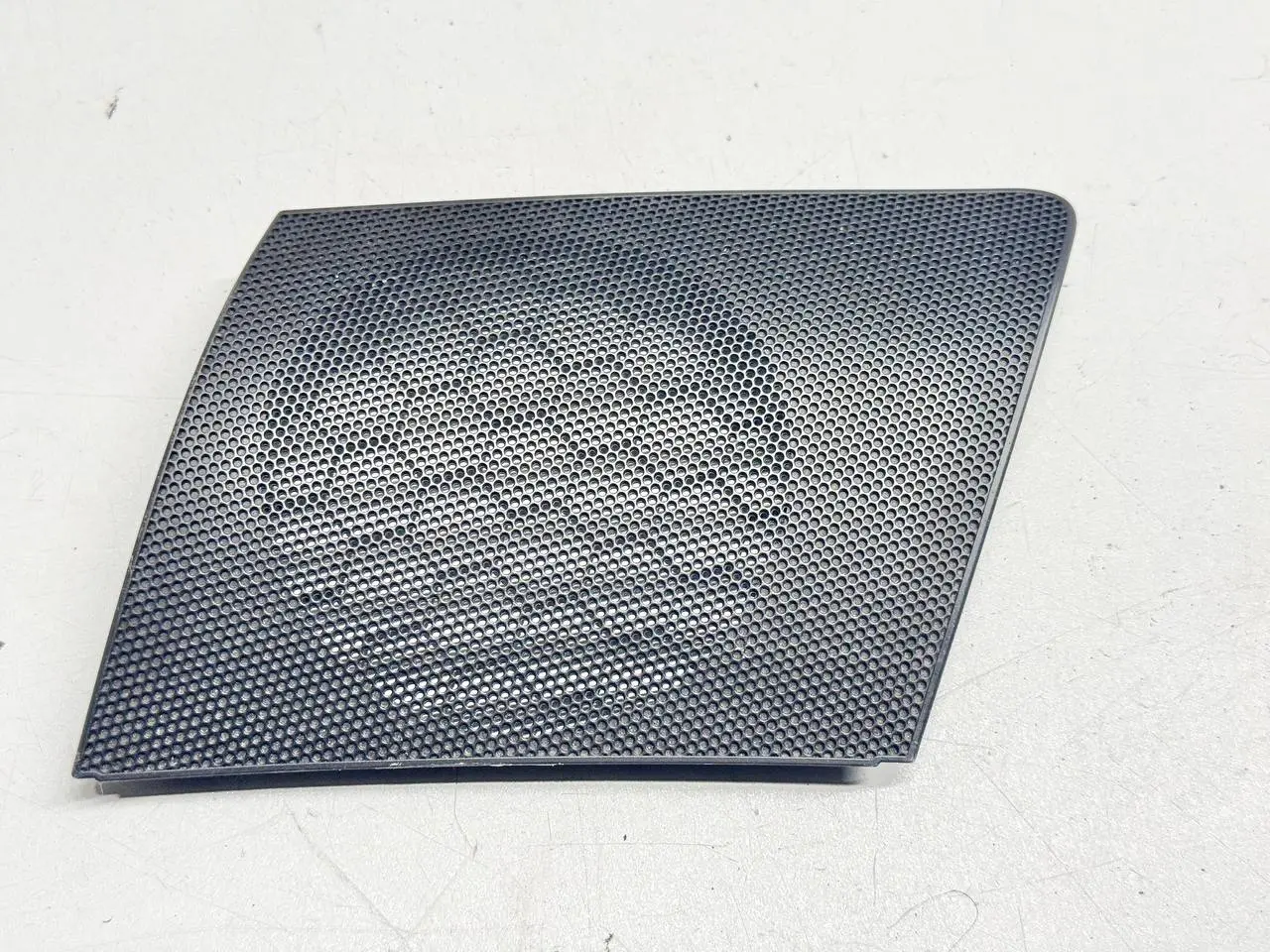 Lautsprecherabdeckung, Verkleidung links Peugeot 107 1.0L 2008 554720H010