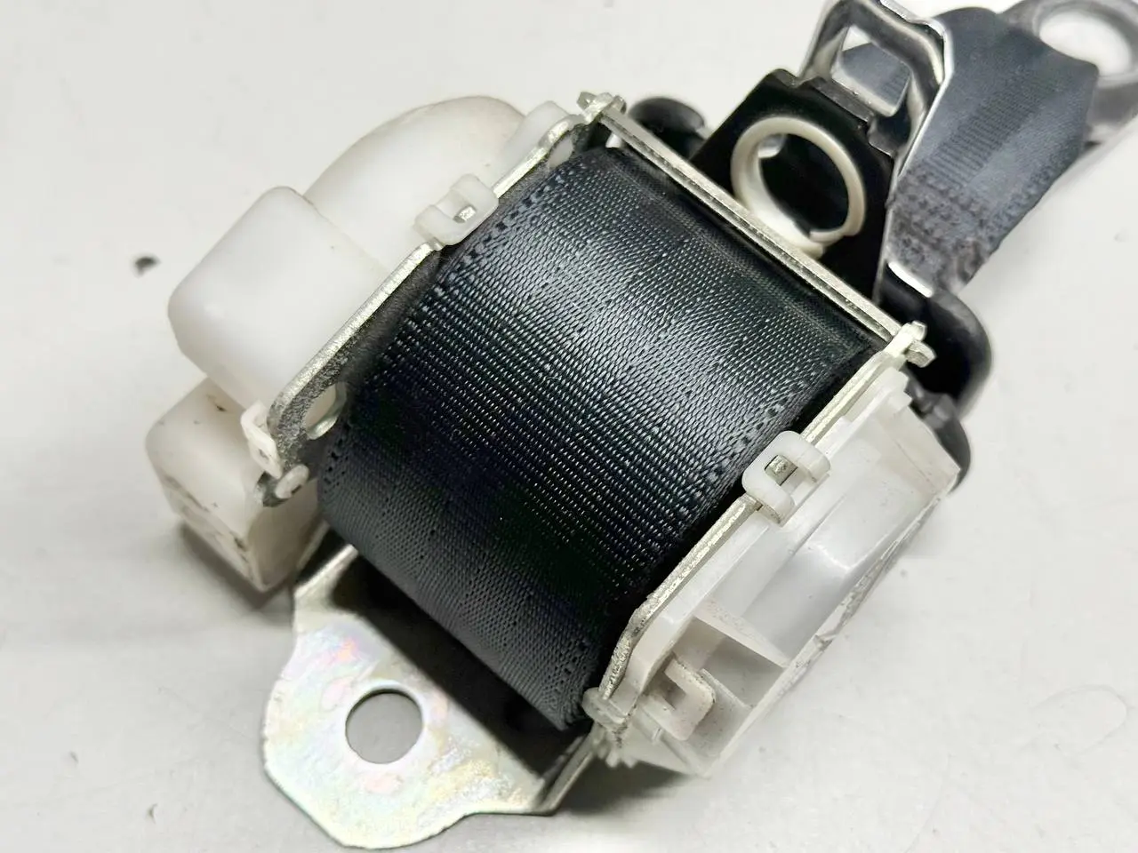 Sicherheitsgurt Sitzgurt Gurt hinten links Peugeot 107 1.0L 2008 7P1200