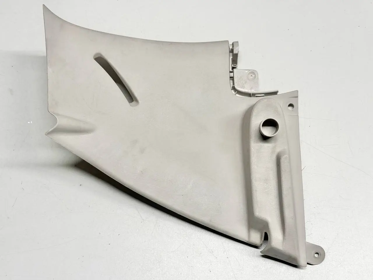 Säulenverkleidung Innenverkleidung garniture intérieure Peugeot 107 624720H070