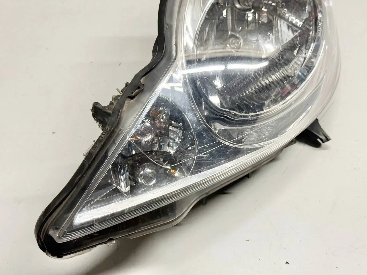 Scheinwerfer Hauptscheinwerfer Beleuchtungseinheit Peugeot 107 81170-0H030