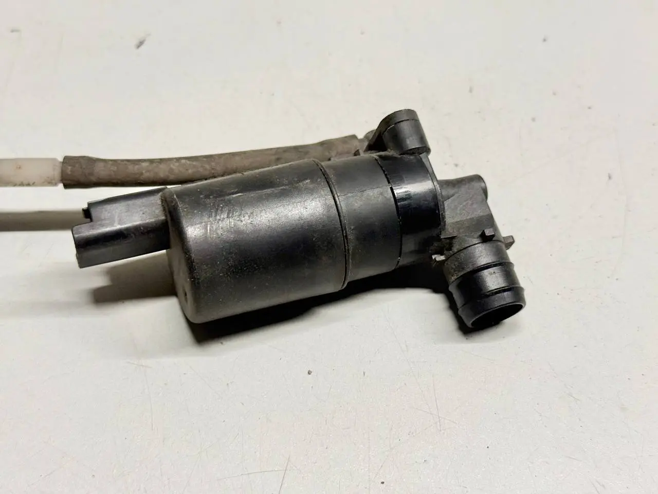 Wischwasserpumpe, Waschwasserpumpe Peugeot 107 1.0L 2008 8200031805