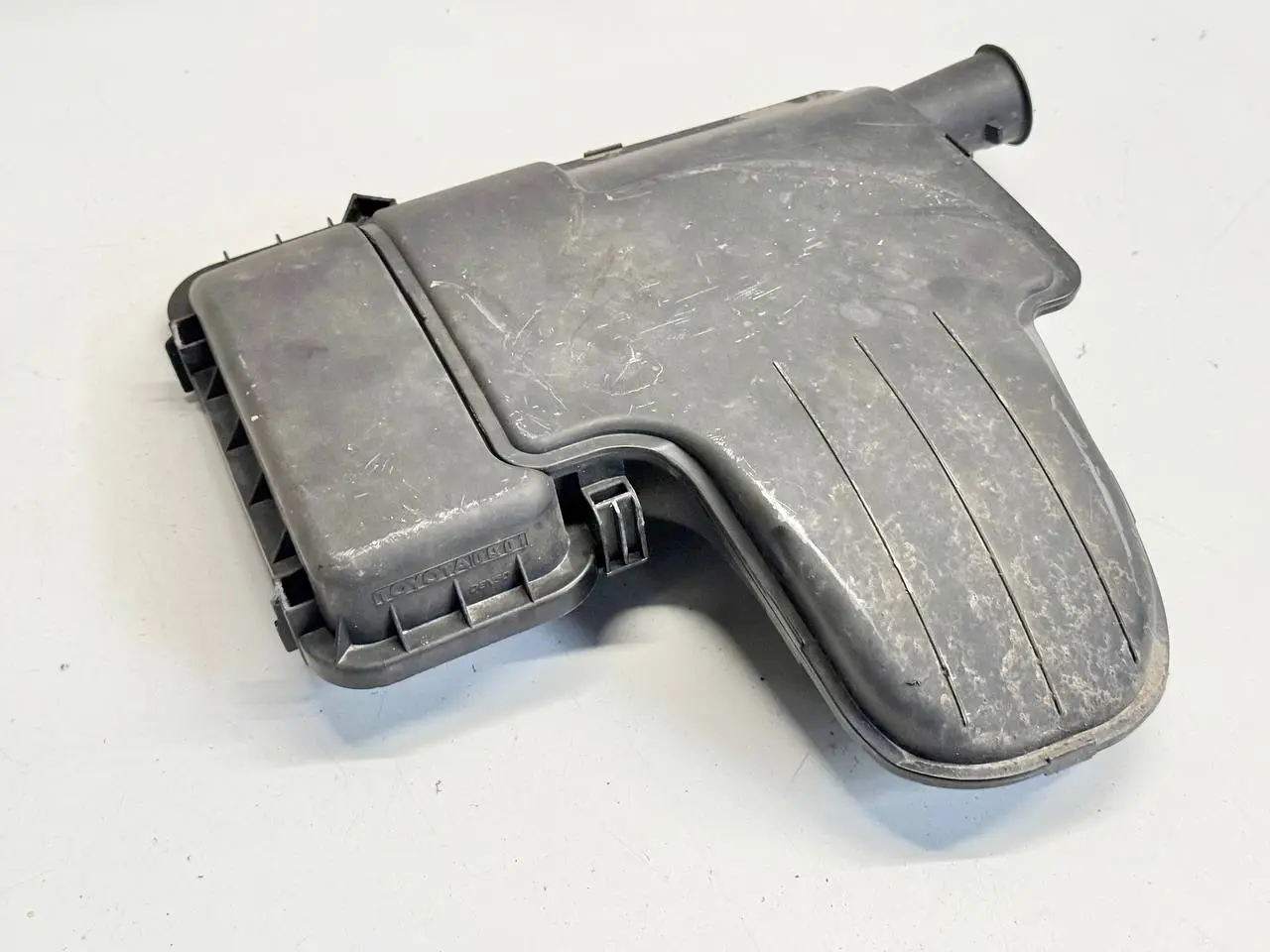Luftfiltergehäuse, Luftfilterkasten Peugeot 107 1.0L 2008 177050Q010