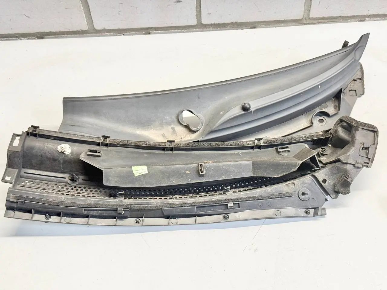 Windkasten Windlauf Wasserabweiser links Citroen Peugeot 107 1.0L 2008 MP5721