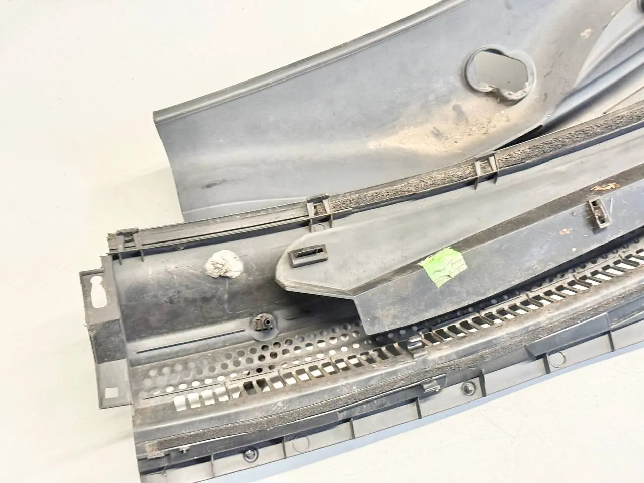 Windkasten Windlauf Wasserabweiser links Citroen Peugeot 107 1.0L 2008 MP5721