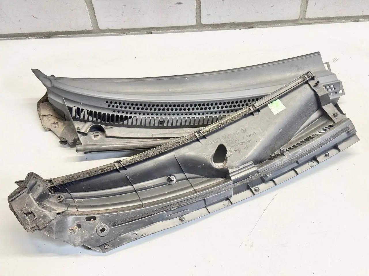 Windkasten Windlauf Wasserabweiser links Citroen Peugeot 107 1.0L 2008 MP5721