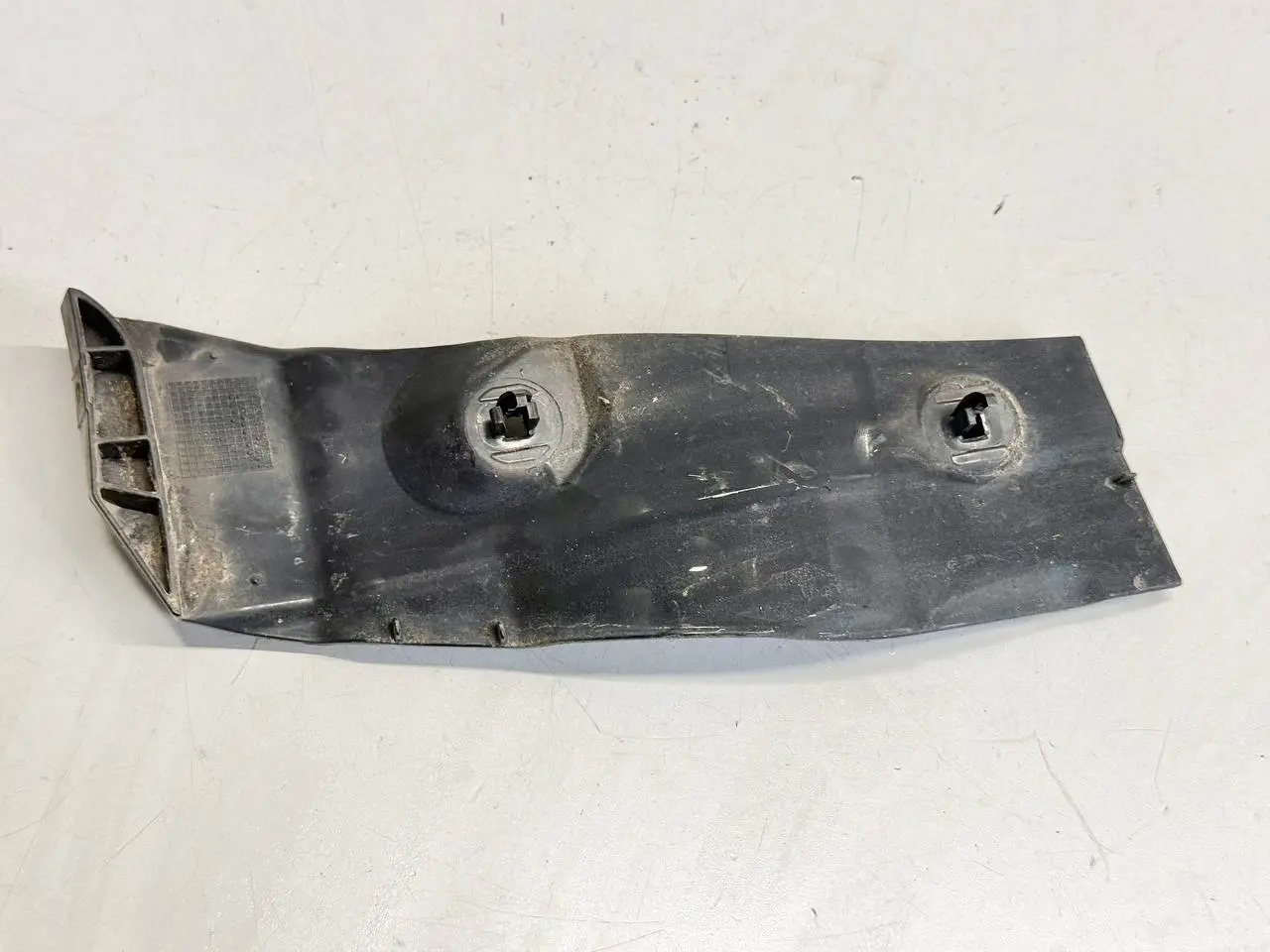 Stoßstange Halter vorn links Peugeot 107 1.0L 2008 00101160130600100