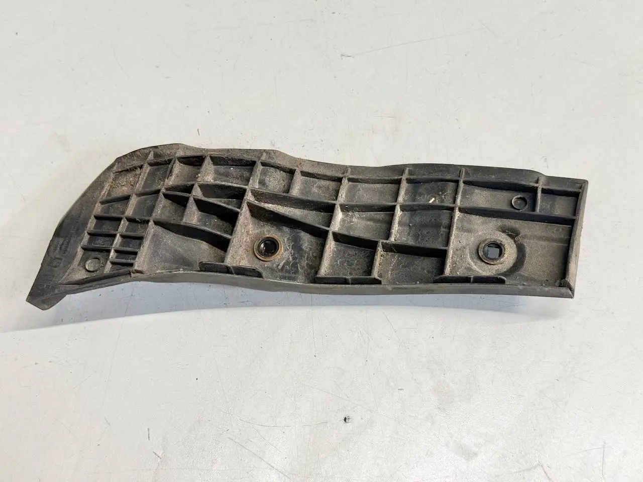 Stoßstange Halter vorn links Peugeot 107 1.0L 2008 00101160130600100
