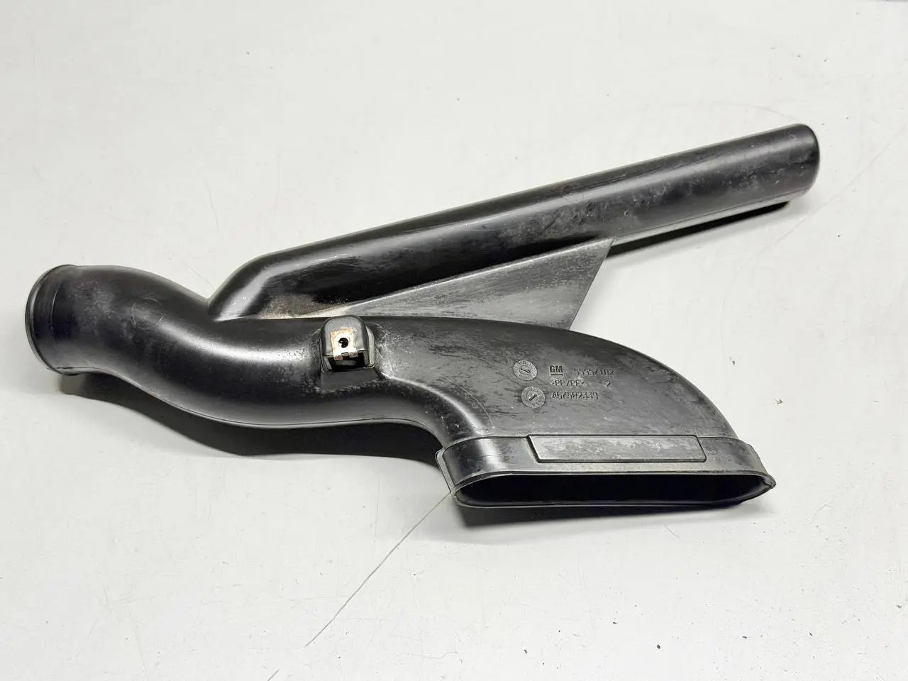 Ansaugrohr Luftführung Ansaugluftrohr Corsa D Opel Corsa-D 1.4L 2008 55557182
