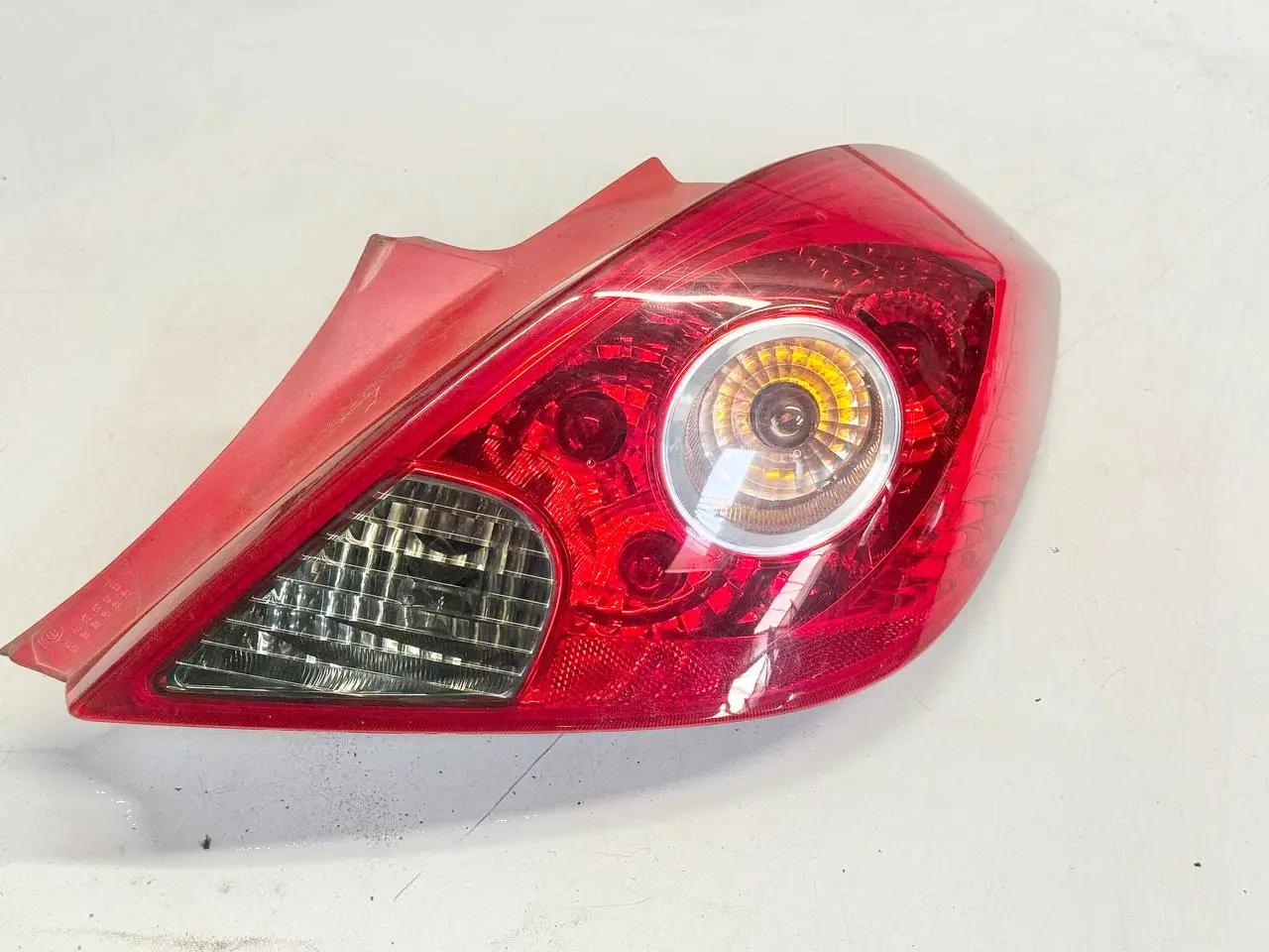 Heckleuchte Rücklicht rechts Corsa-D 1.4L 2008 Opel Corsa-D 1.4L 2008 13186351