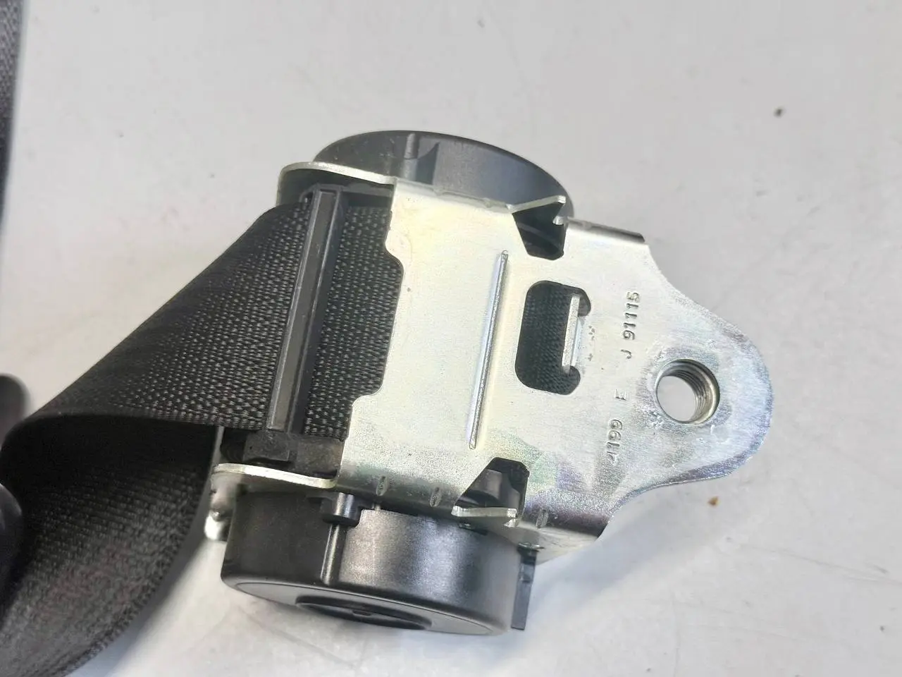 Sicherheitsgurt Gurt Anschnallgurt hinten links Opel Corsa-D 1.4L 2008 13290256