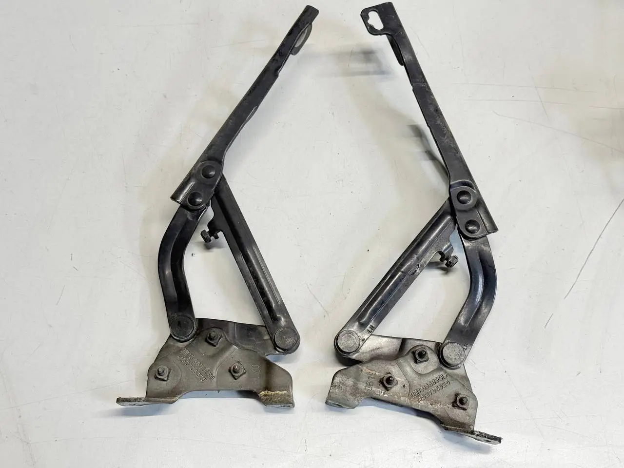 Motorhaubenscharnier Scharnier Corsa-D 1.4L Opel Corsa-D 1.4L 2008 GM1386900RH