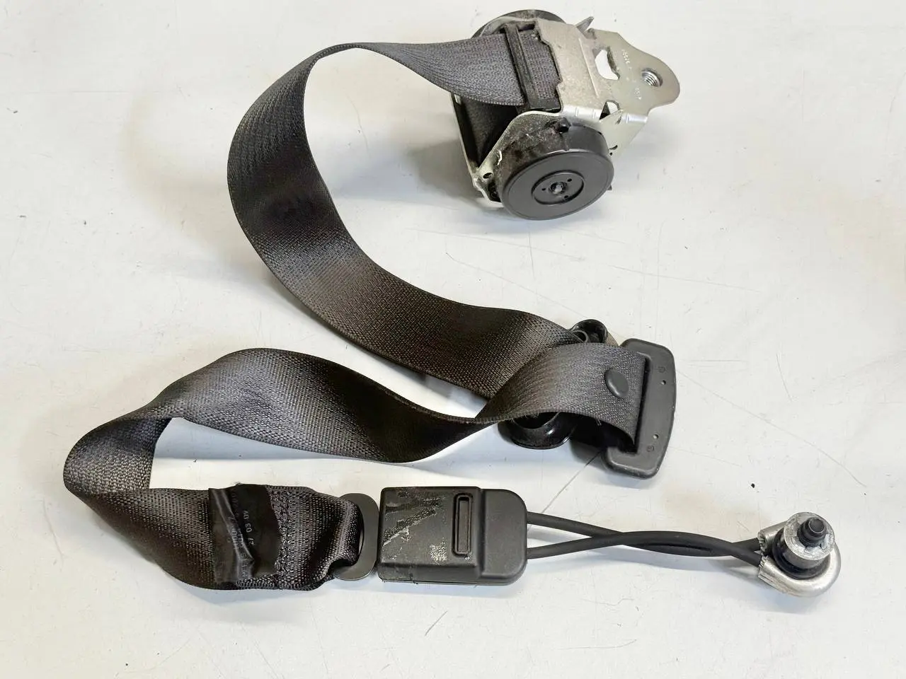 Sicherheitsgurt vorne links Gurtstraffer Opel Corsa-D 1.4L 2008 6C77075C0E
