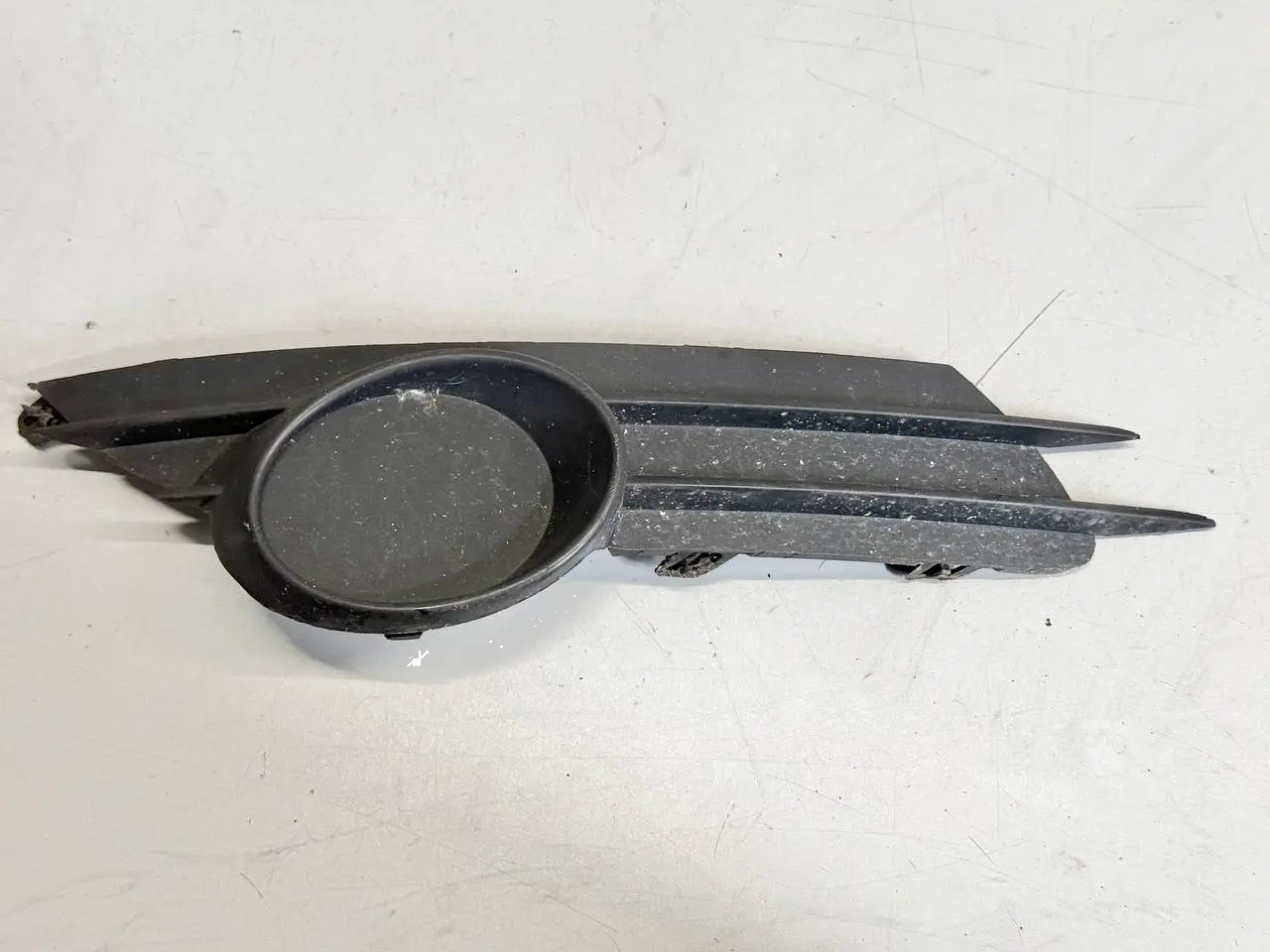 Abdeckung Stoßstange Blende vorne rechts Opel Corsa-D 1.4L 2008 13211481
