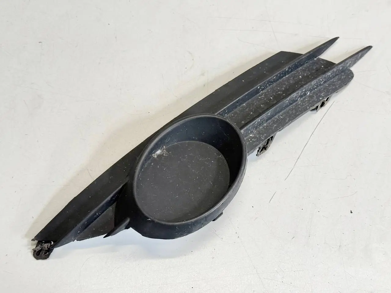 Abdeckung Stoßstange Blende vorne rechts Opel Corsa-D 1.4L 2008 13211481