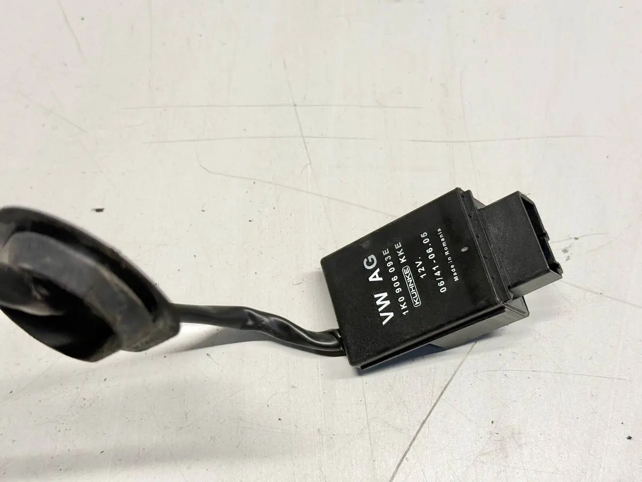 Steuergerät Kraftstoffpumpe Golf Plus VW Golf Plus 2006 5M1 1,6 FSI 1K0906093E