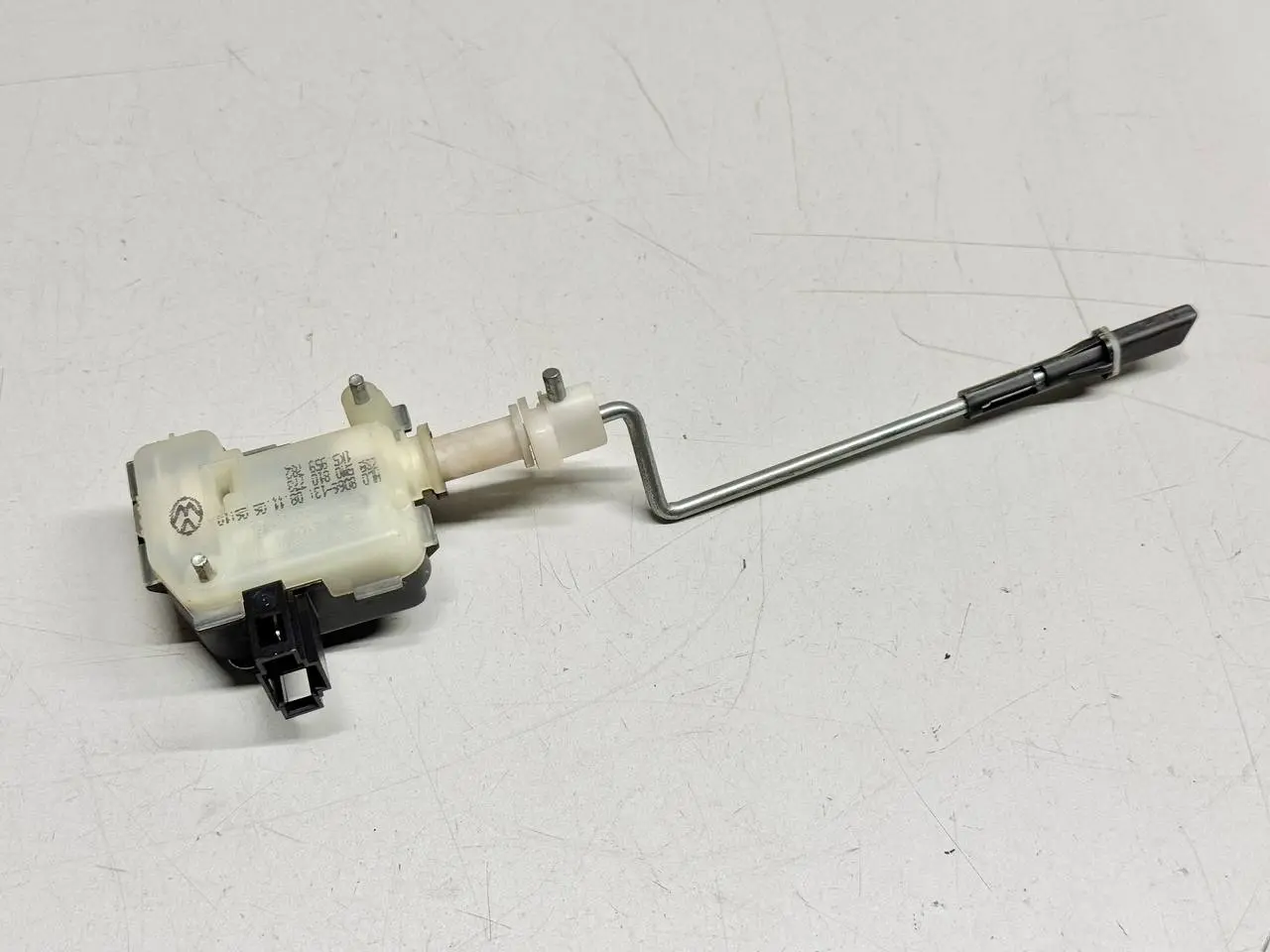 Stellmotor Schloss ZV Tankklappe Golf VW Golf Plus 2006 5M1 1,6 FSI 5M0810773