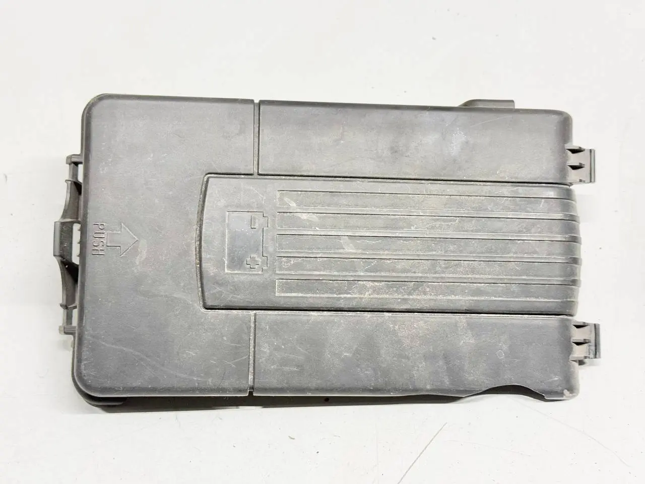 Batteriekastenabdeckung Batteriehalter VW Golf Plus 2006 5M1 1,6 FSI 1K0915443C
