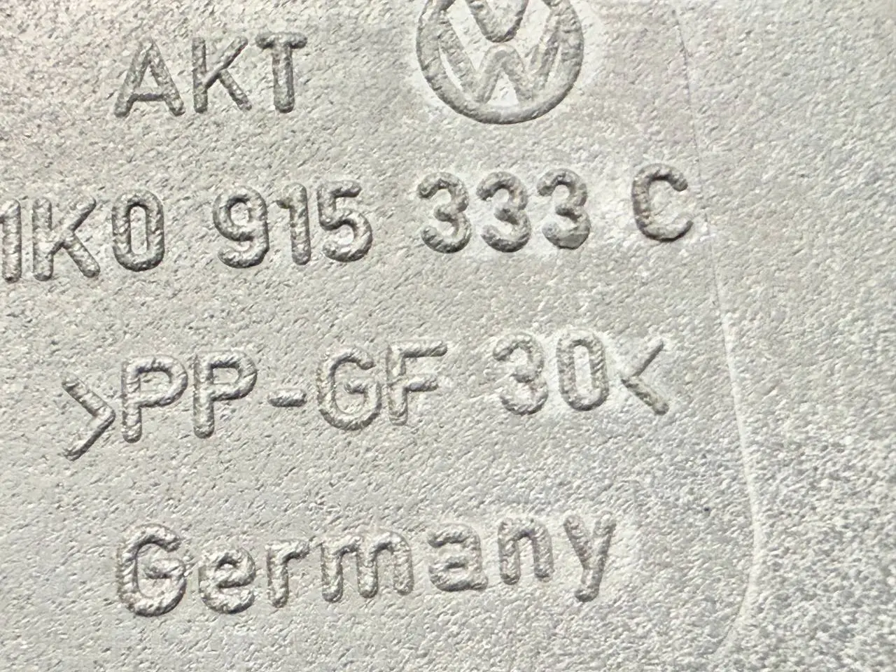 Batteriekasten Batteriehalter Golf 5 VW Golf Plus 2006 5M1 1,6 FSI 1K0915333C