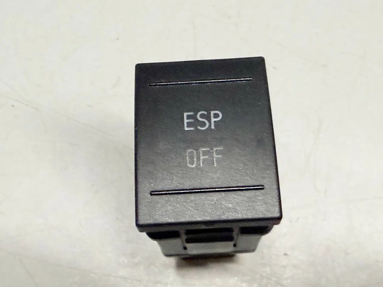 ESP Schalter Stabilitätskontrolle Taster Polo VW Polo 9N3 1,2L 2009 6Q0927134A