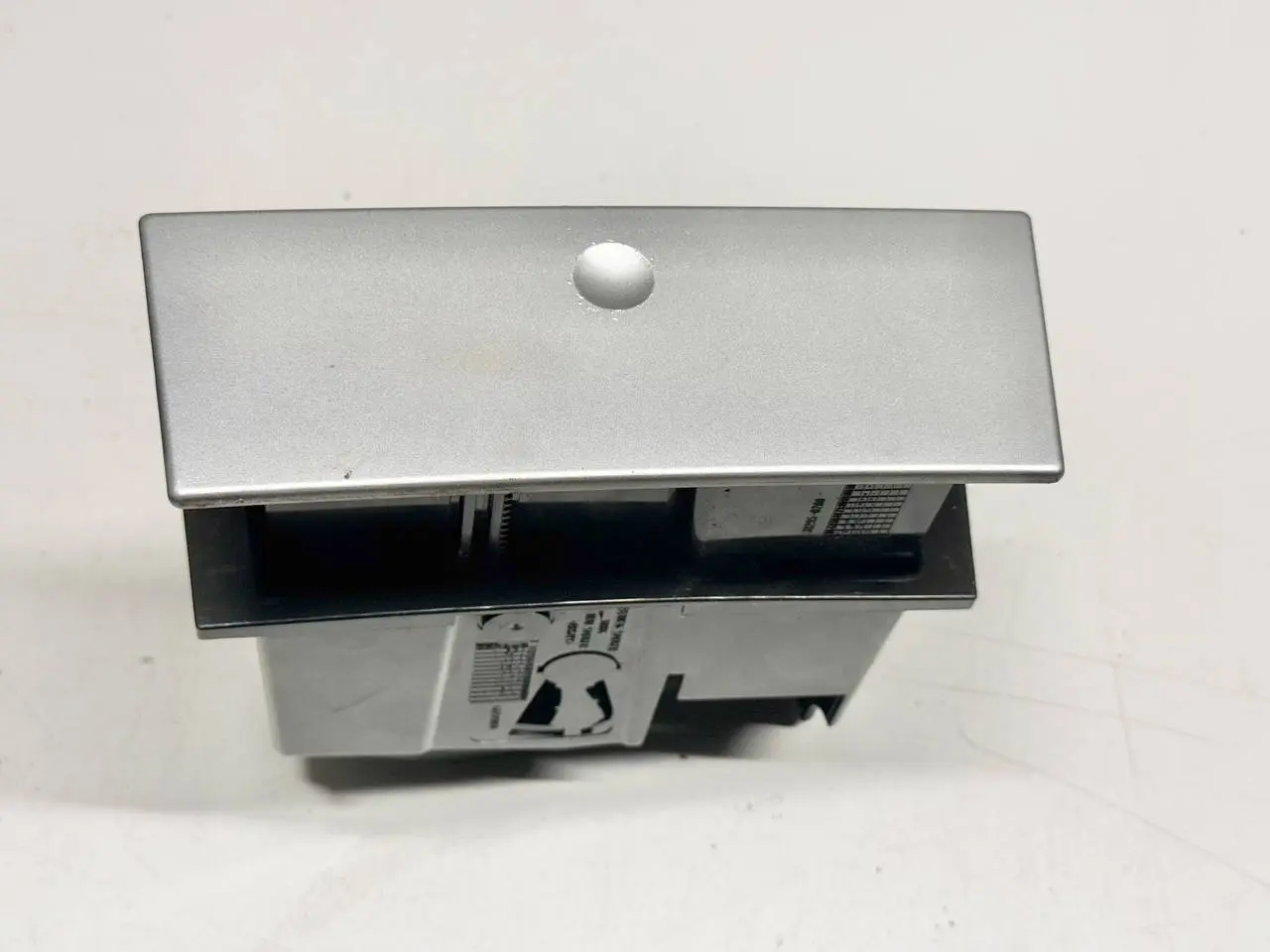 Aschenbecher Mittelkonsole MERIVA-A 1.4L 2005 Opel MERIVA-A 1.4L 2005 13130836