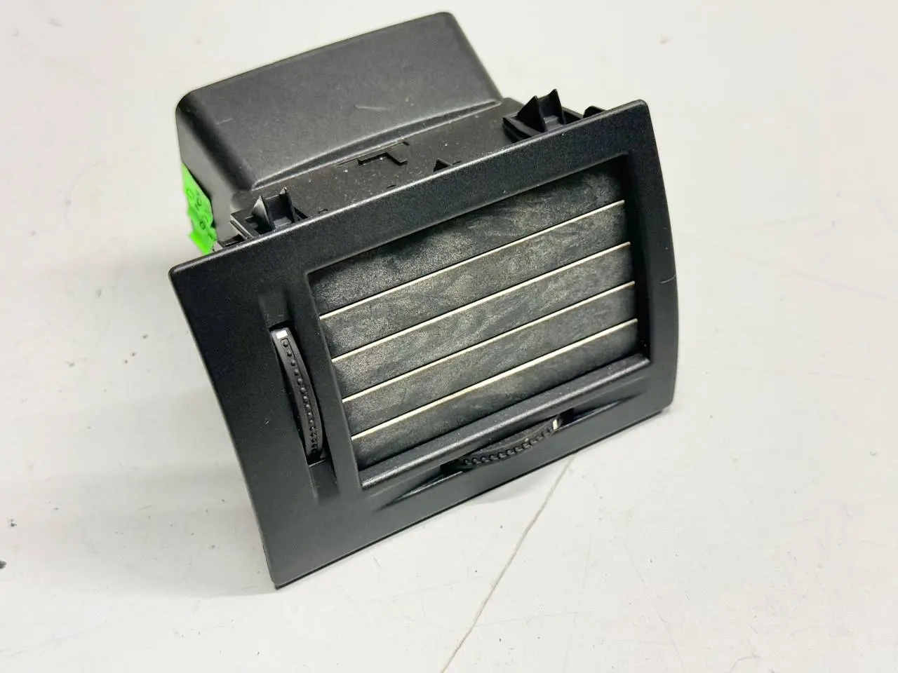 Luftdüse Lüftungsgitter Ausströmer Mitte Opel MERIVA-A 1.4L 2005 464652911