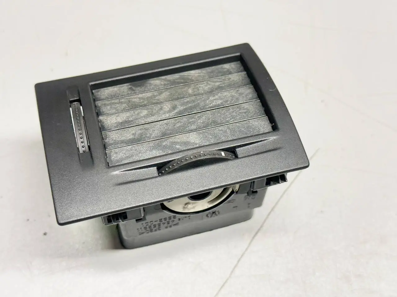 Luftdüse Lüftungsgitter Ausströmer Mitte Opel MERIVA-A 1.4L 2005 464652911