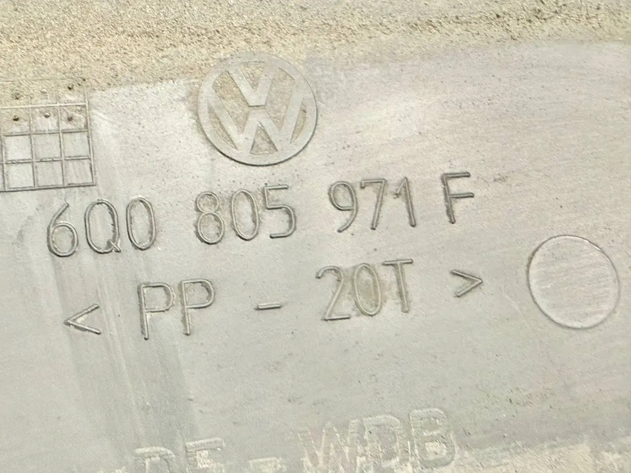 Ansaugstutzen Ansaugrohr Luftführung Luftkanal VW Polo 9N3 1,2L 2009 6Q0805971