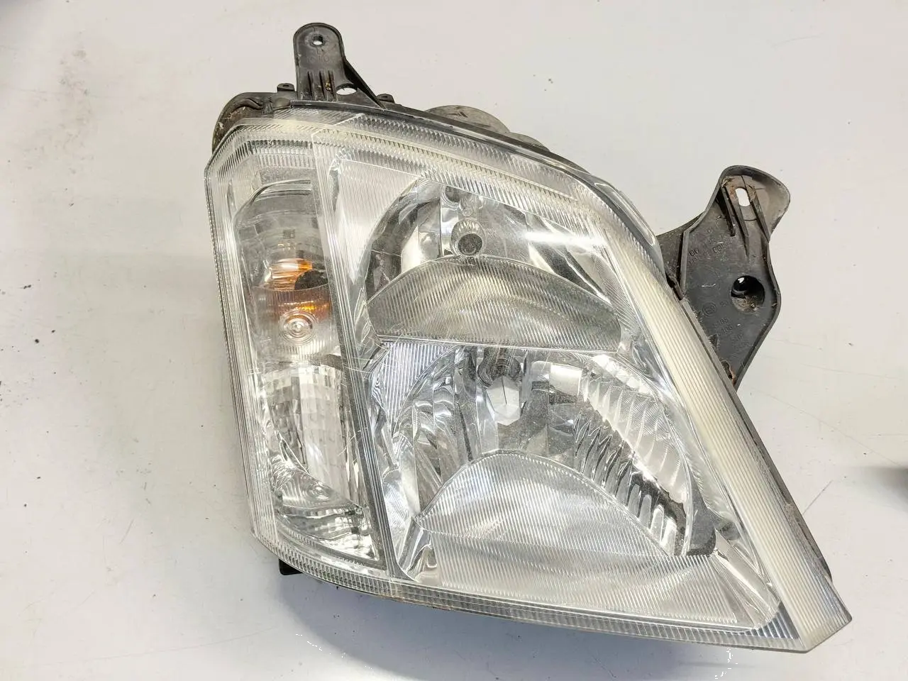 Frontscheinwerfer rechts MERIVA-A 1.4L 2005 Opel MERIVA-A 1.4L 2005 93321053