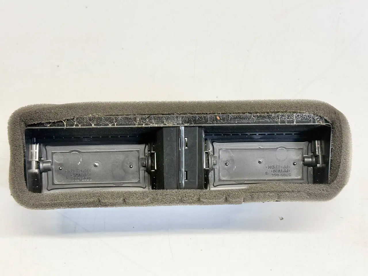 Lüftungsdüse Luftausströmer Mitte vorne VW Passat 3C Limo 1.9L TDI 3C2819728D