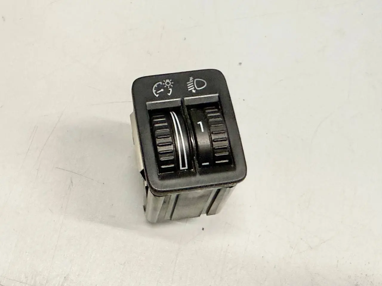 Leuchtweitenregulierung Schalter Dimmer VW Passat 3C Limo 1.9L TDI 3C0941333A