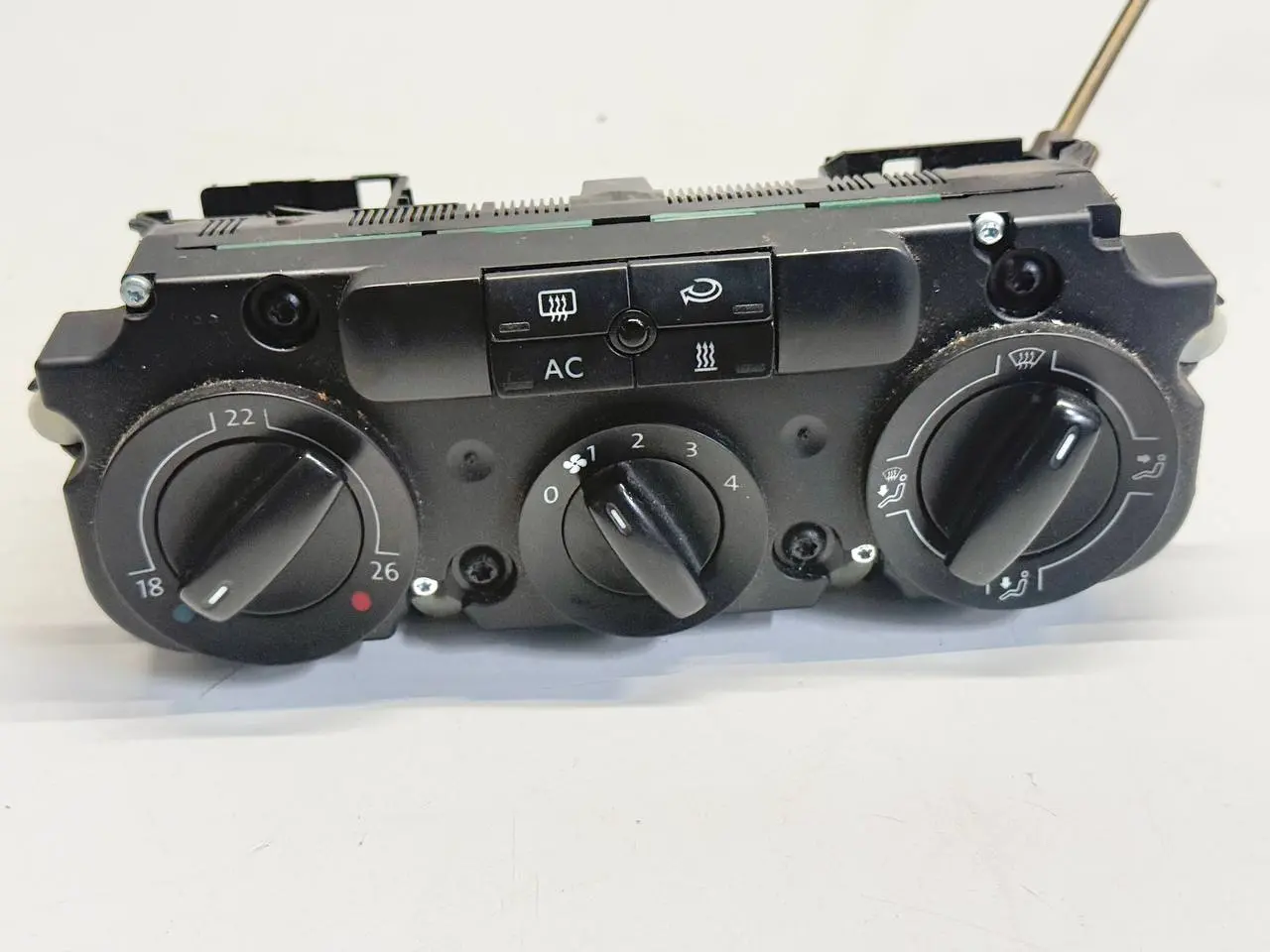 Klimabedienteil Heizungsbedienung Passat VW Passat 3C Limo 1.9L TDI 3C0907044AG